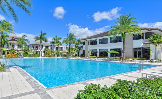 8217 NW 46th St, Doral, FL 33166