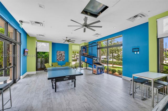 8217 NW 46th St, Doral, FL 33166