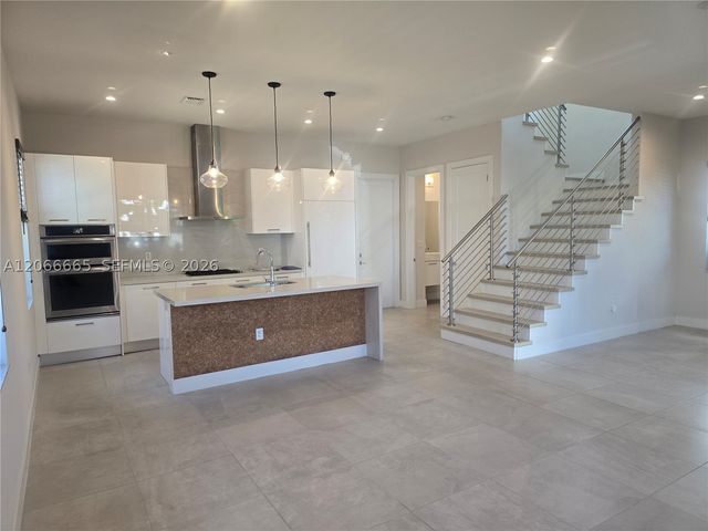 8217 NW 46th St, Doral, FL 33166