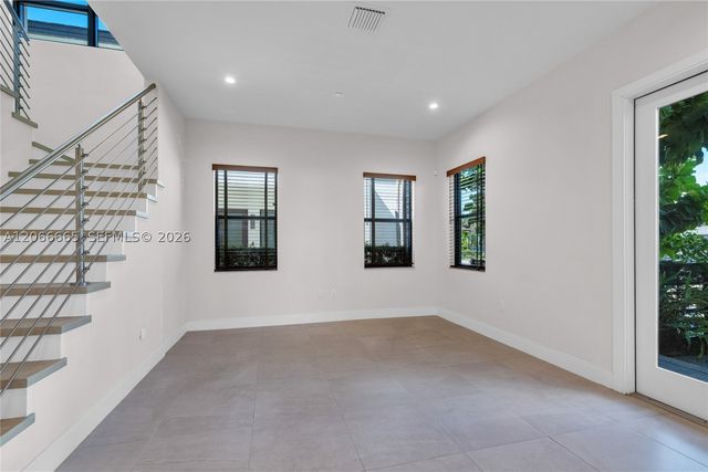 8217 NW 46th St, Doral, FL 33166
