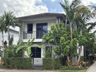 8217 NW 46th St, Doral, FL 33166