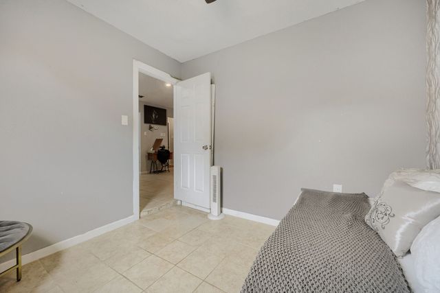 1443 Brook Meadow Circle, Lancaster, TX 75134