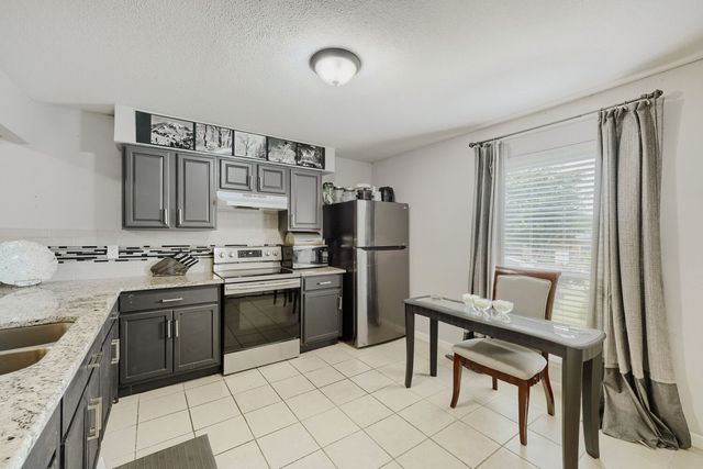 1443 Brook Meadow Circle, Lancaster, TX 75134