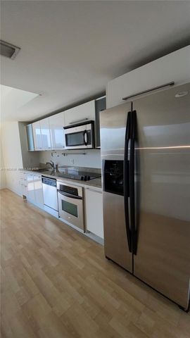 185 SW 7th St 3706, Miami, FL 33130