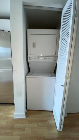 185 SW 7th St 3706, Miami, FL 33130