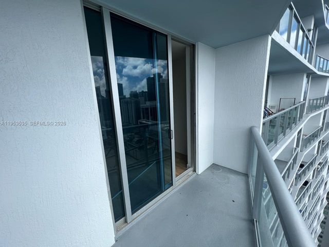 185 SW 7th St 3706, Miami, FL 33130