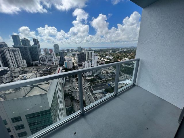 185 SW 7th St 3706, Miami, FL 33130