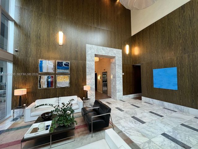 185 SW 7th St 3706, Miami, FL 33130