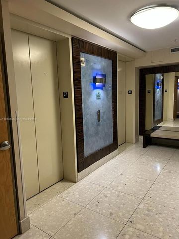 185 SW 7th St 3706, Miami, FL 33130