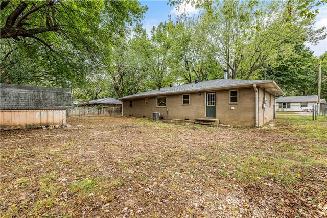 988 Bowen Street, Pea Ridge, AR 72751