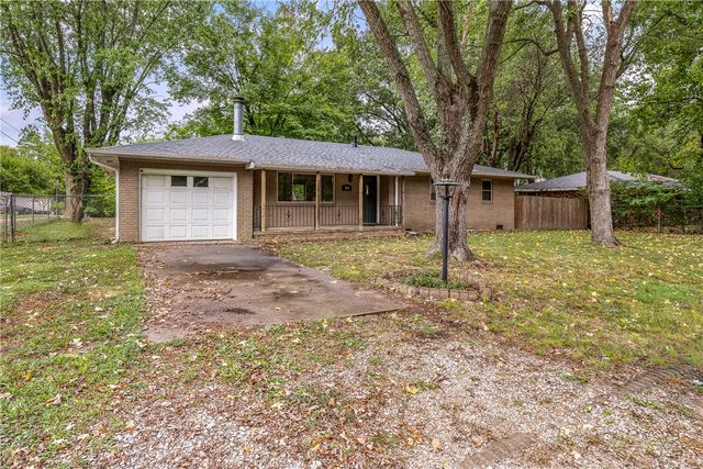 988 Bowen Street, Pea Ridge, AR 72751