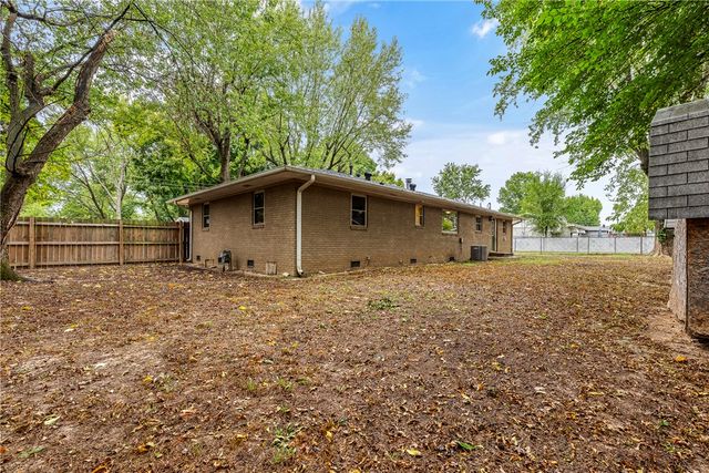 988 Bowen Street, Pea Ridge, AR 72751