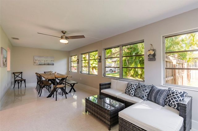 3005 CHASE CIRCLE, Sarasota, FL 34231