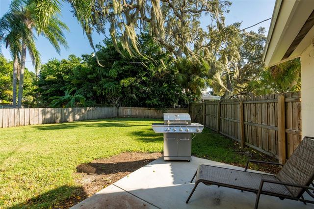 3005 CHASE CIRCLE, Sarasota, FL 34231
