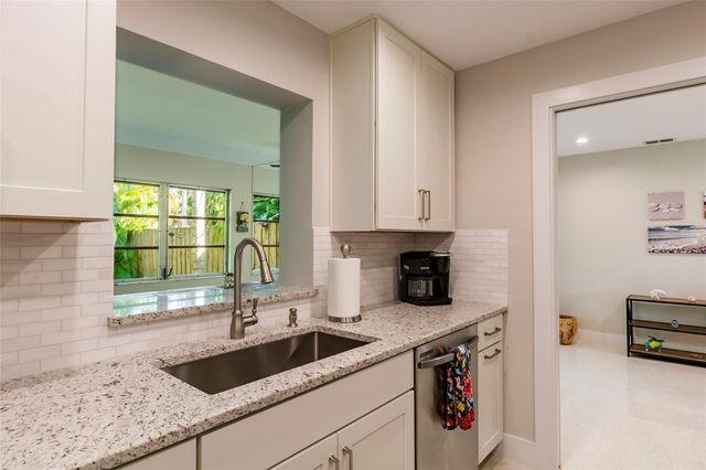 3005 CHASE CIRCLE, Sarasota, FL 34231