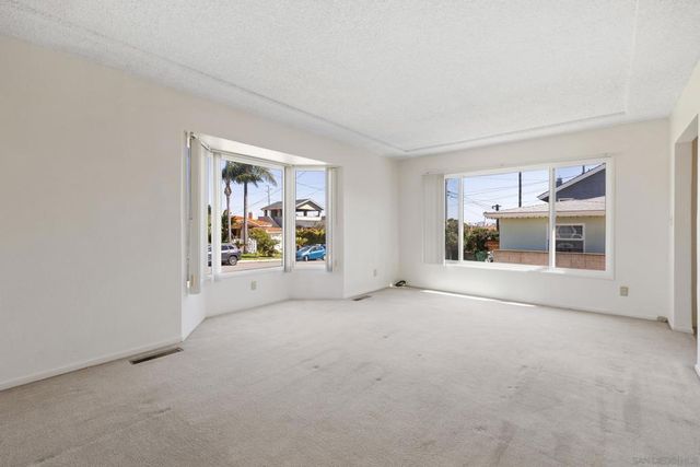 3219 Hugo, San Diego, CA 92106