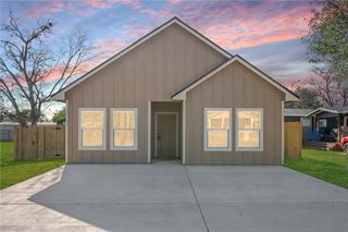 1505 Red Oak Street, Bryan, TX 77803