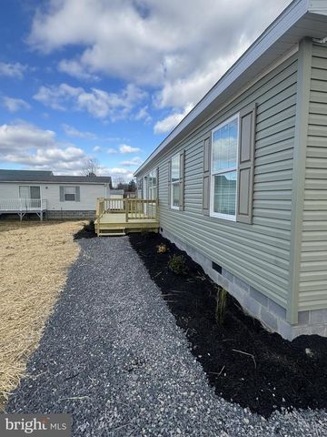 224 CHIPLEY LN, Moorefield, WV 26836