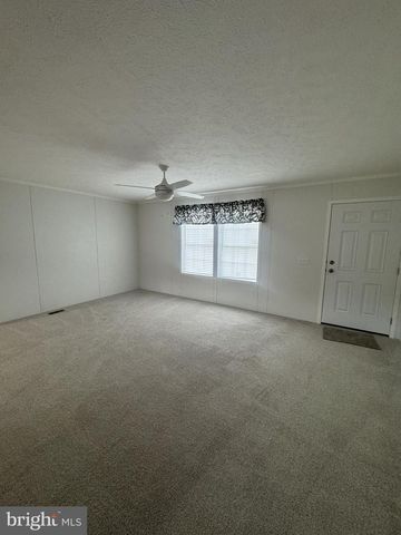 224 CHIPLEY LN, Moorefield, WV 26836