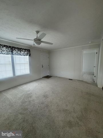 224 CHIPLEY LN, Moorefield, WV 26836