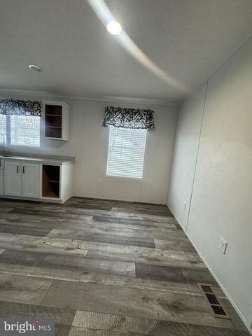 224 CHIPLEY LN, Moorefield, WV 26836