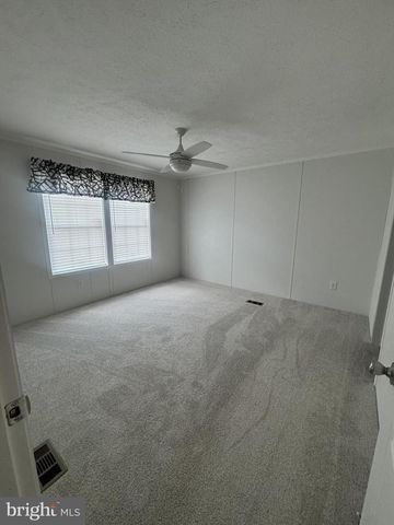 224 CHIPLEY LN, Moorefield, WV 26836