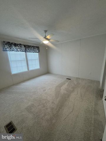 224 CHIPLEY LN, Moorefield, WV 26836