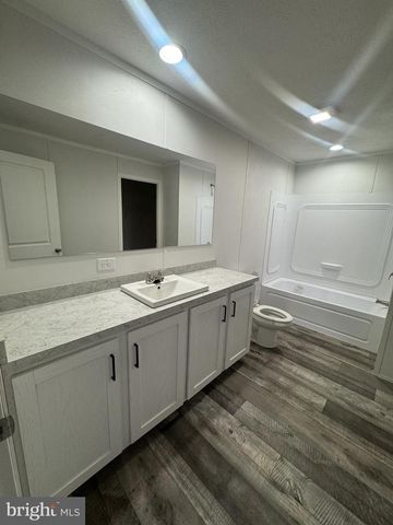 224 CHIPLEY LN, Moorefield, WV 26836