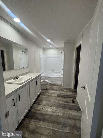 224 CHIPLEY LN, Moorefield, WV 26836