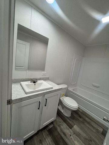 224 CHIPLEY LN, Moorefield, WV 26836