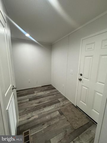 224 CHIPLEY LN, Moorefield, WV 26836