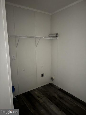 224 CHIPLEY LN, Moorefield, WV 26836