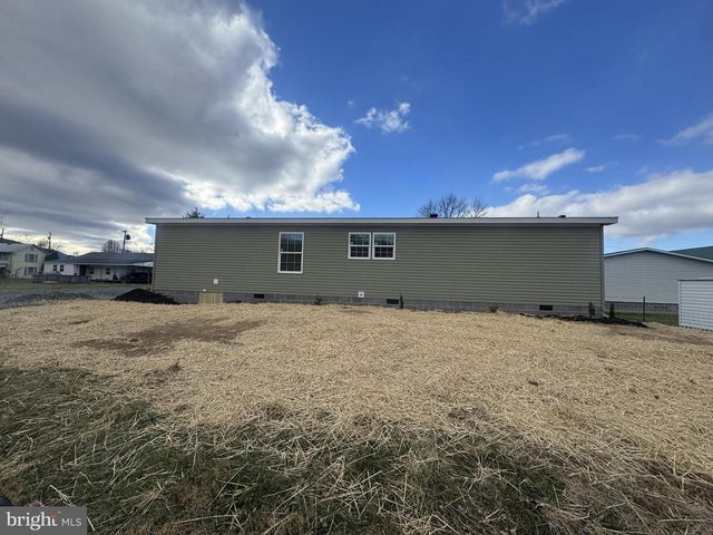 224 CHIPLEY LN, Moorefield, WV 26836