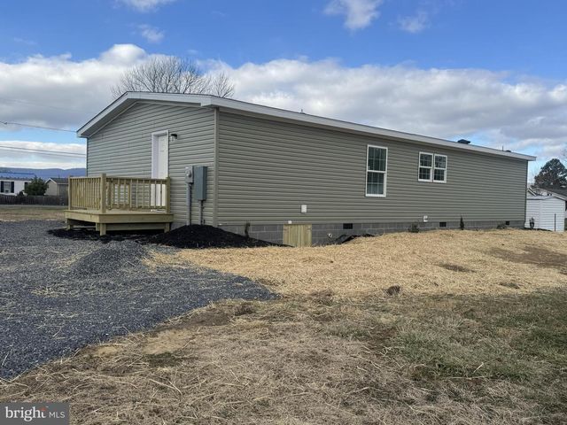 224 CHIPLEY LN, Moorefield, WV 26836