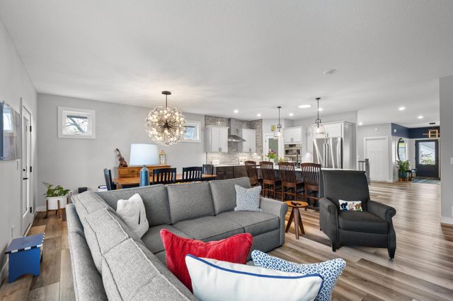 3937 Noah Court NW, Prior Lake, MN 55372