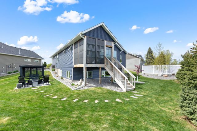 3937 Noah Court NW, Prior Lake, MN 55372