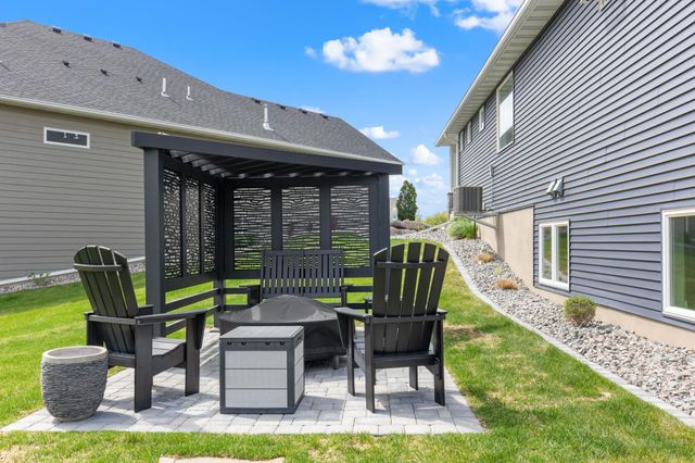 3937 Noah Court NW, Prior Lake, MN 55372