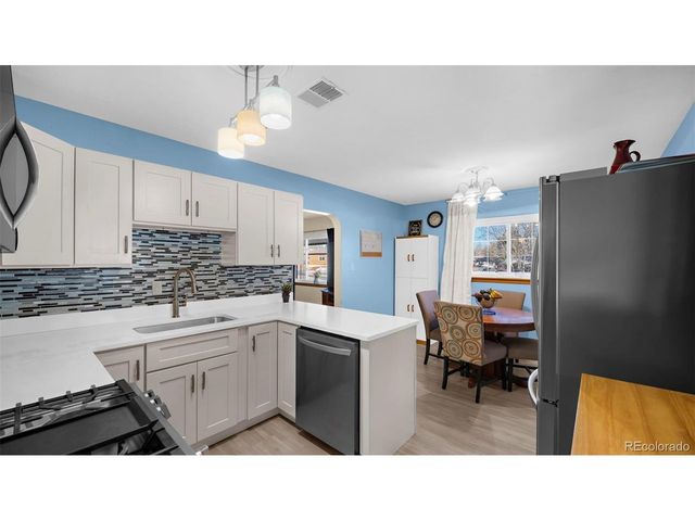 990 Ash Ct, Thornton, CO 80229
