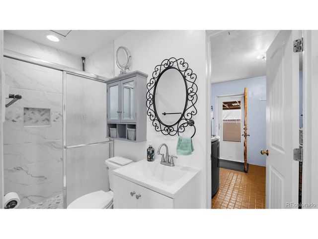 990 Ash Ct, Thornton, CO 80229