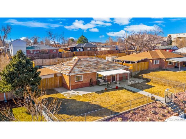 990 Ash Ct, Thornton, CO 80229