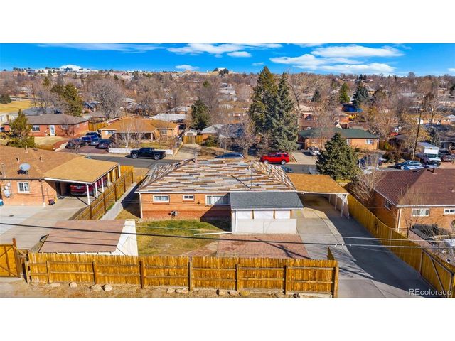 990 Ash Ct, Thornton, CO 80229