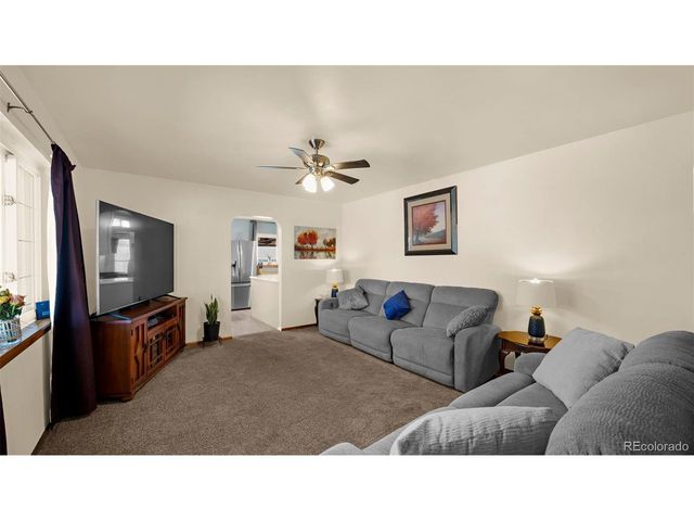 990 Ash Ct, Thornton, CO 80229