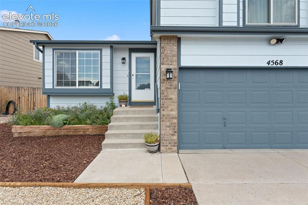 4568 Gunbarrel Drive, Colorado Springs, CO 80925 — photo 3