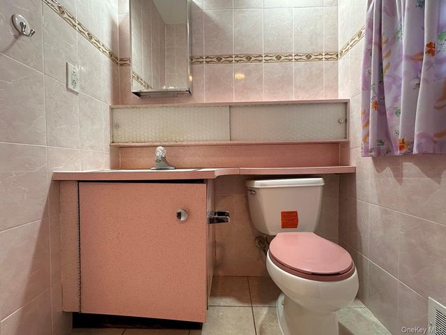 20030 39th Avenue, Bayside, NY 11361