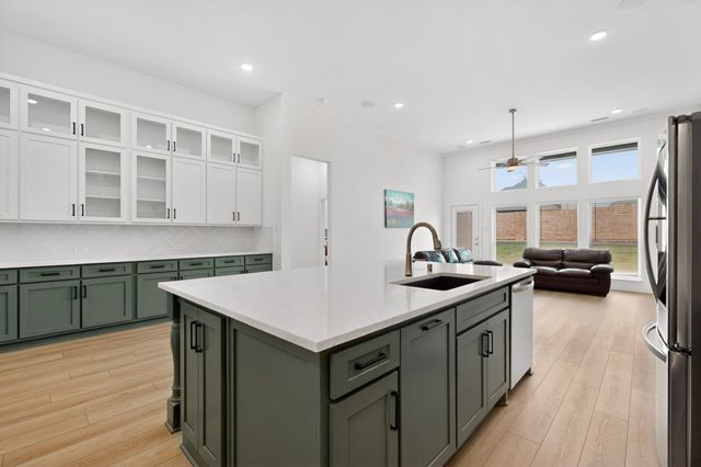 1814 Briarwood W, Midlothian, TX 76065