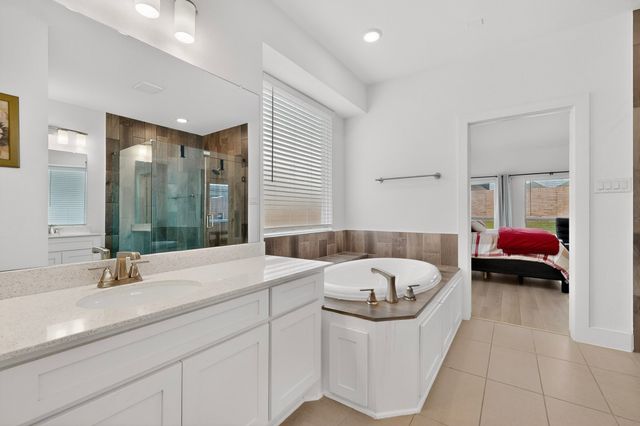 1814 Briarwood W, Midlothian, TX 76065