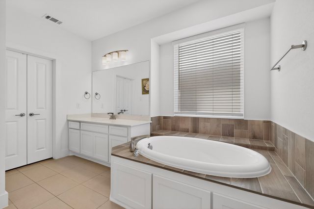 1814 Briarwood W, Midlothian, TX 76065