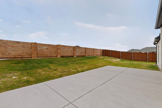 1814 Briarwood W, Midlothian, TX 76065