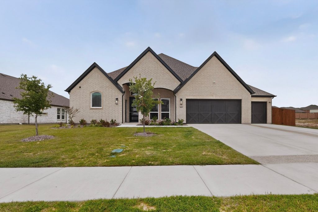 1814 Briarwood W, Midlothian, TX 76065