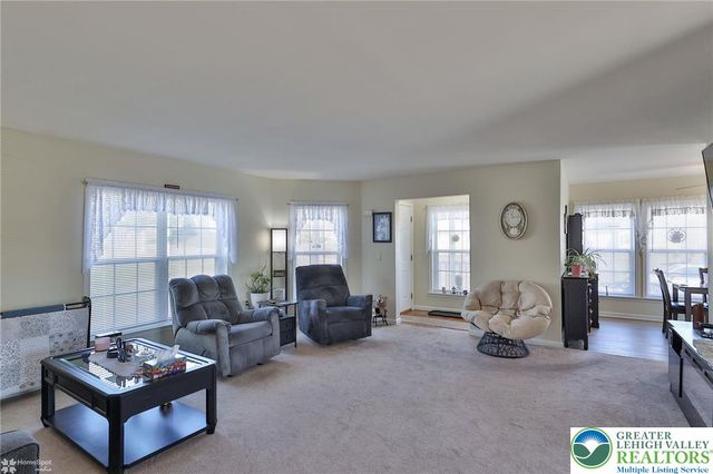 678 kykuit Place, Forks Twp, PA 18040